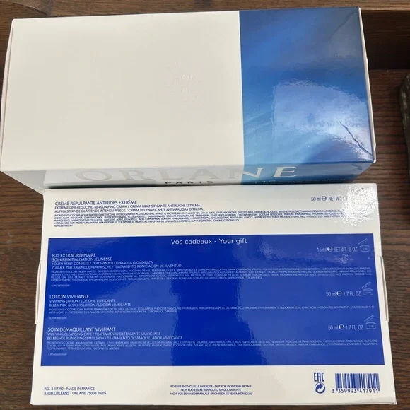 Orlane Skincare Set - Blue and Silver - Picture 3 of 3